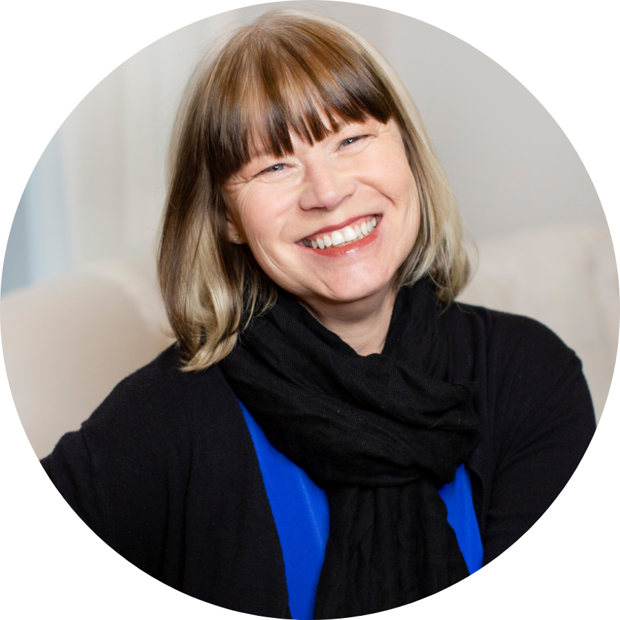 Lisa Copywriter Headshot